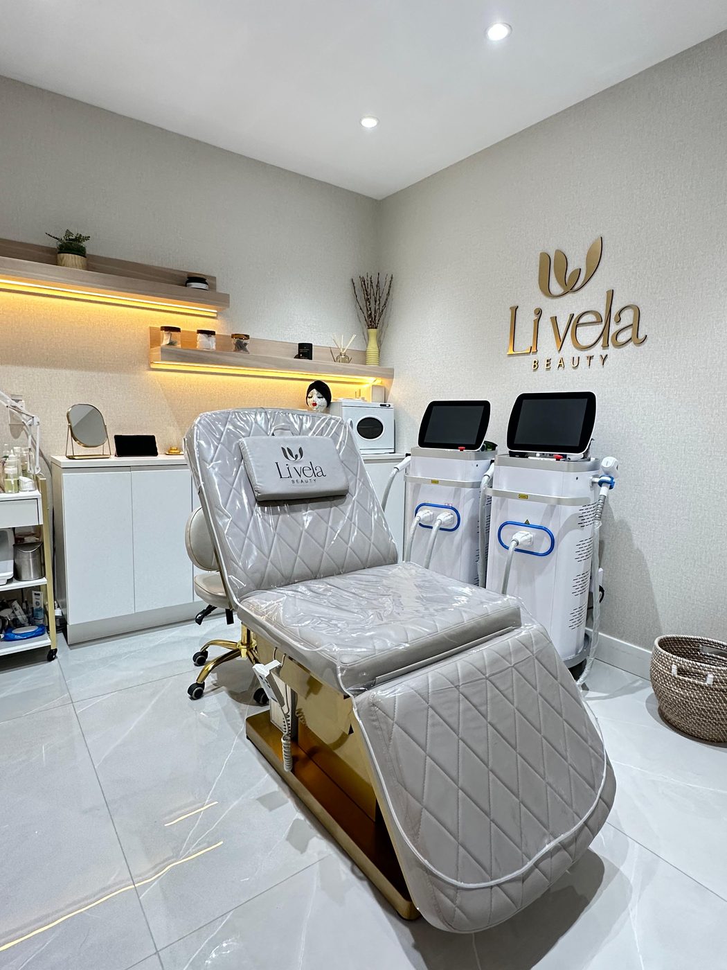 Advanced laser hair removal room